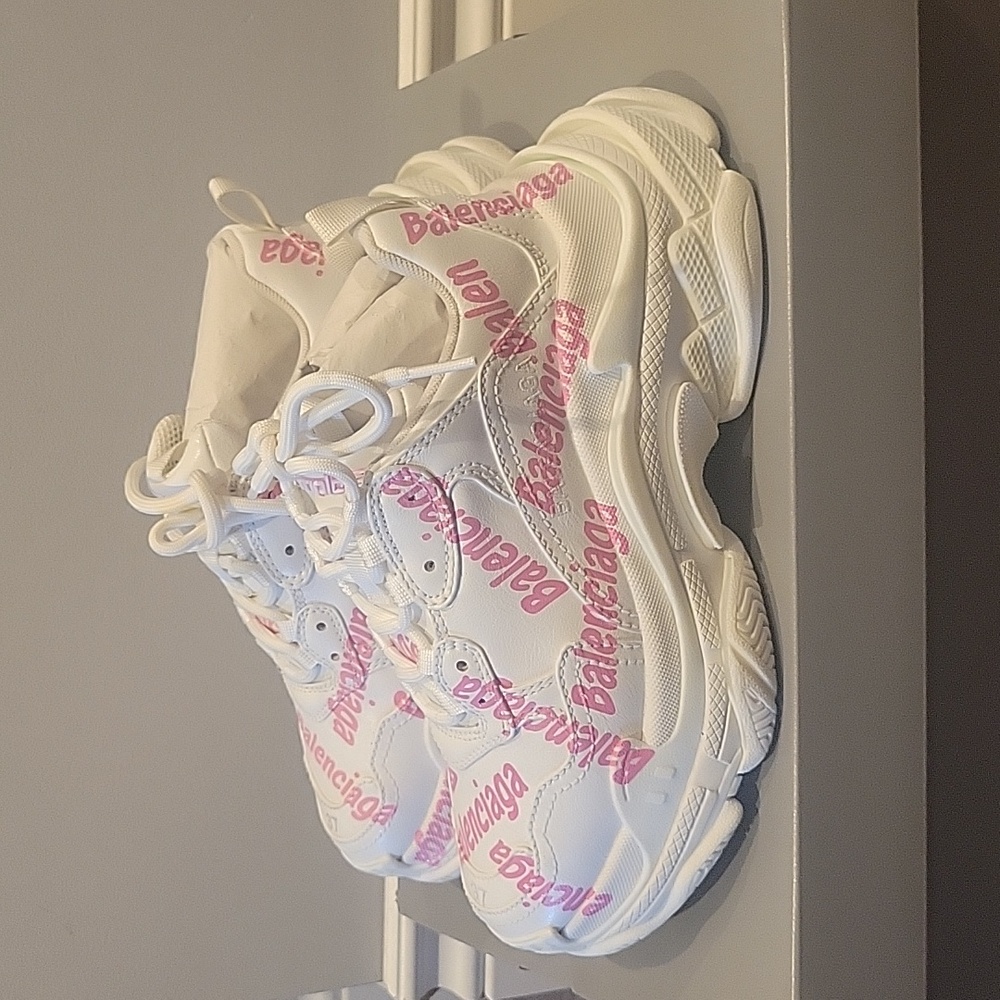 Balenciaga Triple S Sneaker - Picture 5 of 10